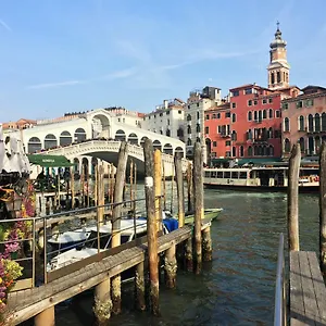 Sei A Rialto Apartment